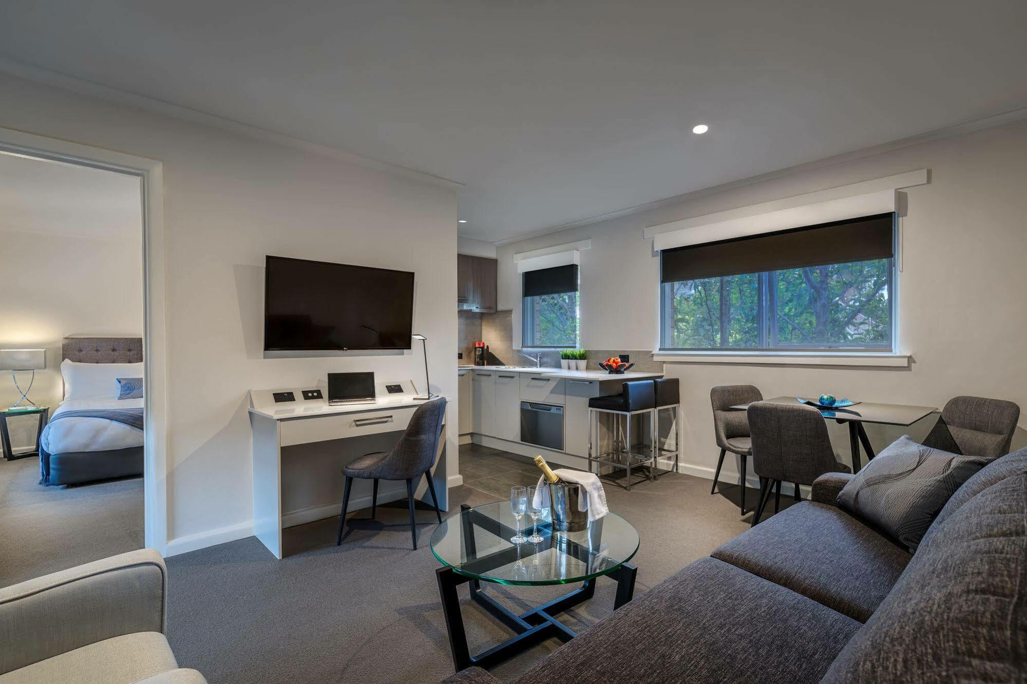Aparthotel Crest On Park Melburne Exterior foto