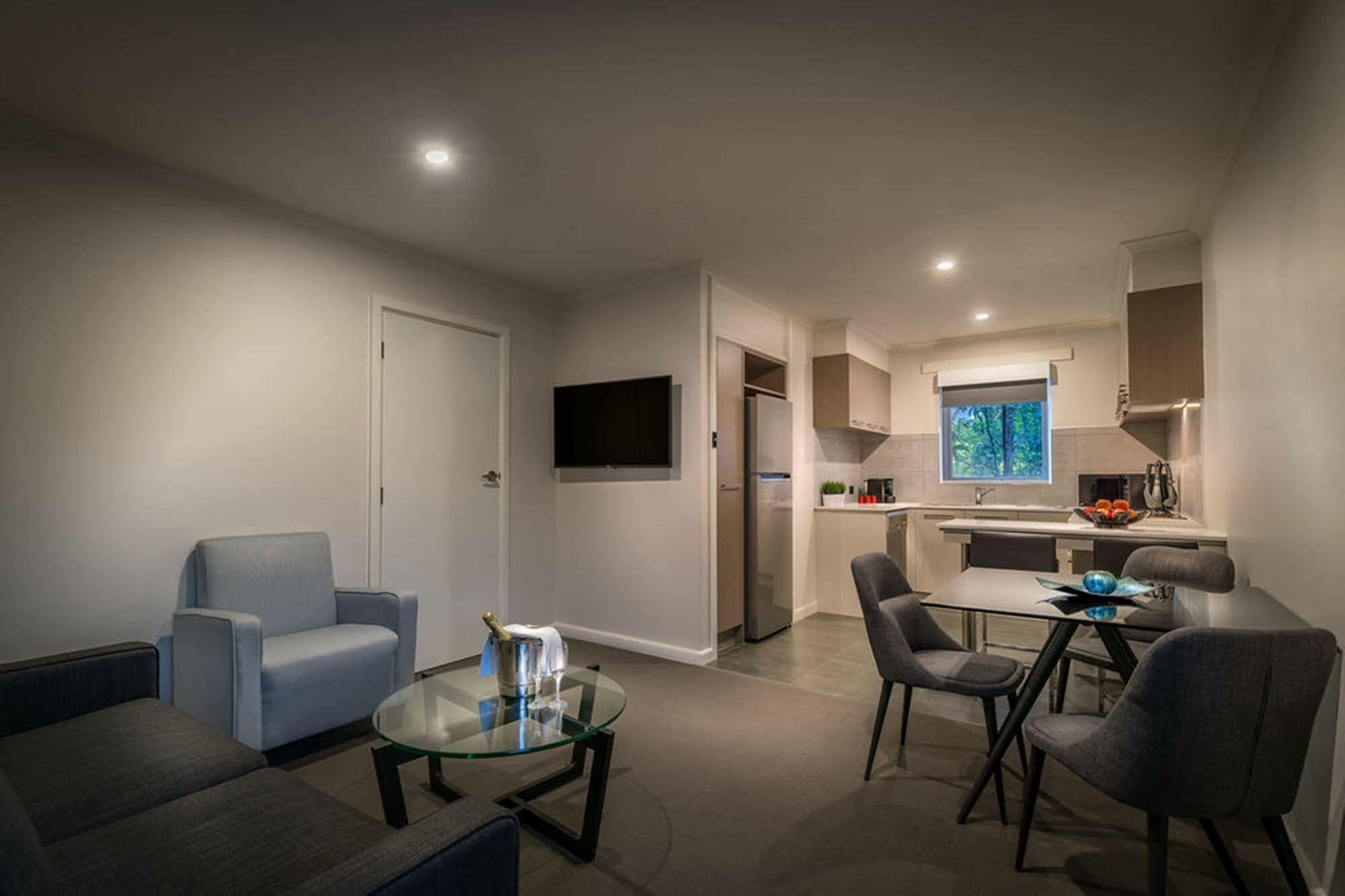 Aparthotel Crest On Park Melburne Exterior foto